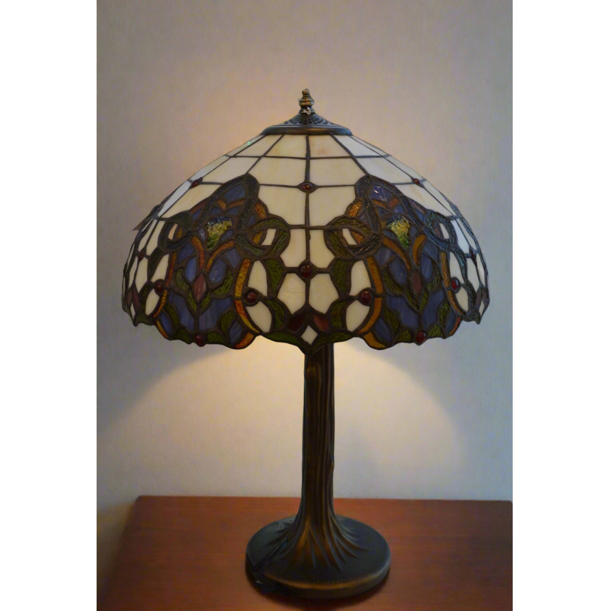 Handmade Tiffany Glass Medium Table Lamp [G163452]