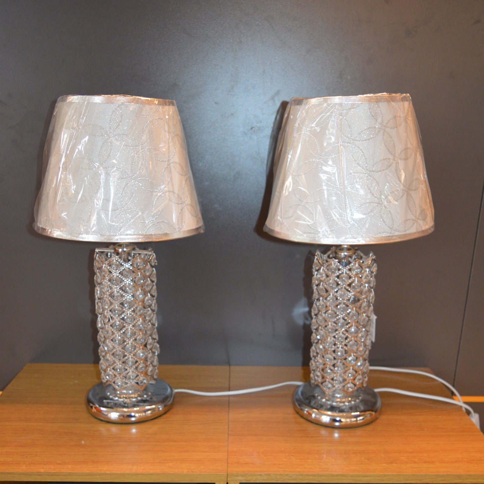 Thin metallic frame crystallic table lamp with incorporated LED [HGC01 | HSC01]